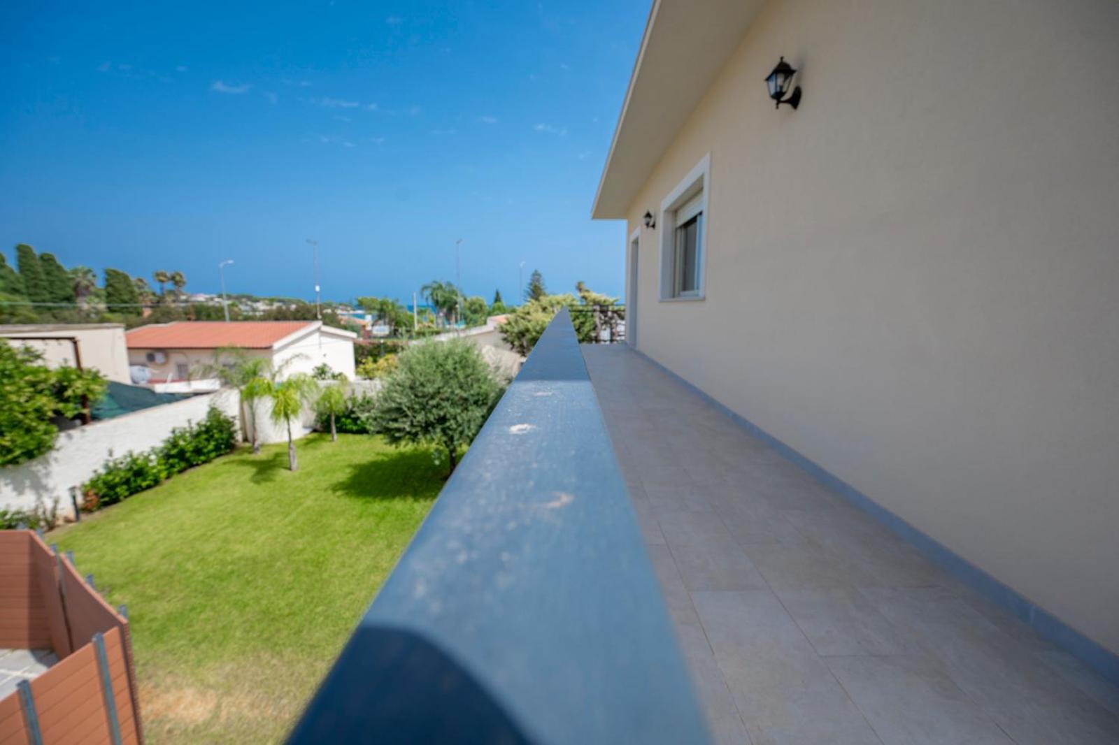 Villa Nisa Apartment Sea View Fontane Bianche Exterior foto